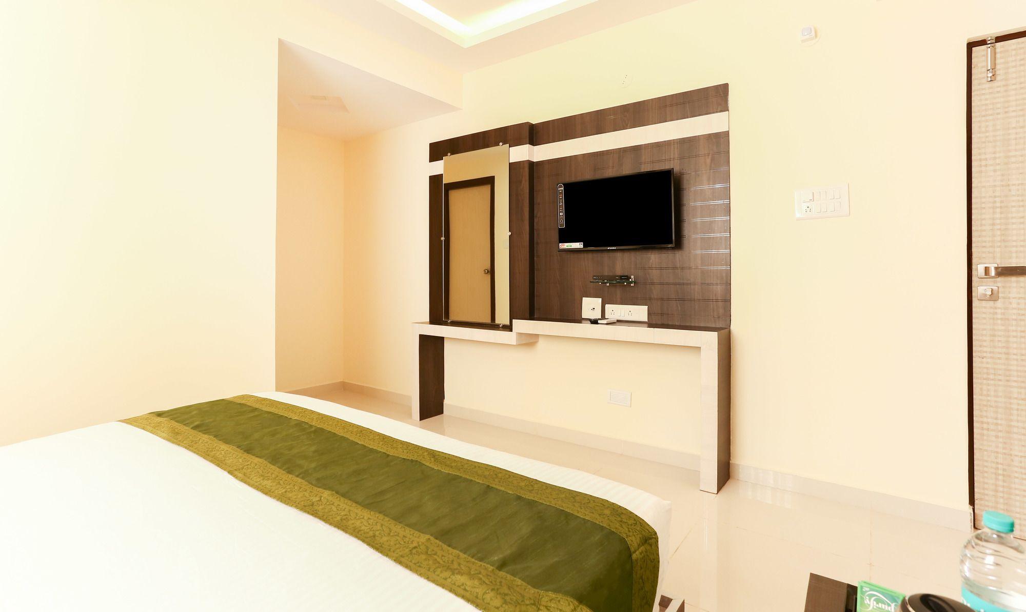 Fabhotel Rotano Suites - Yelahanka バンガロール エクステリア 写真