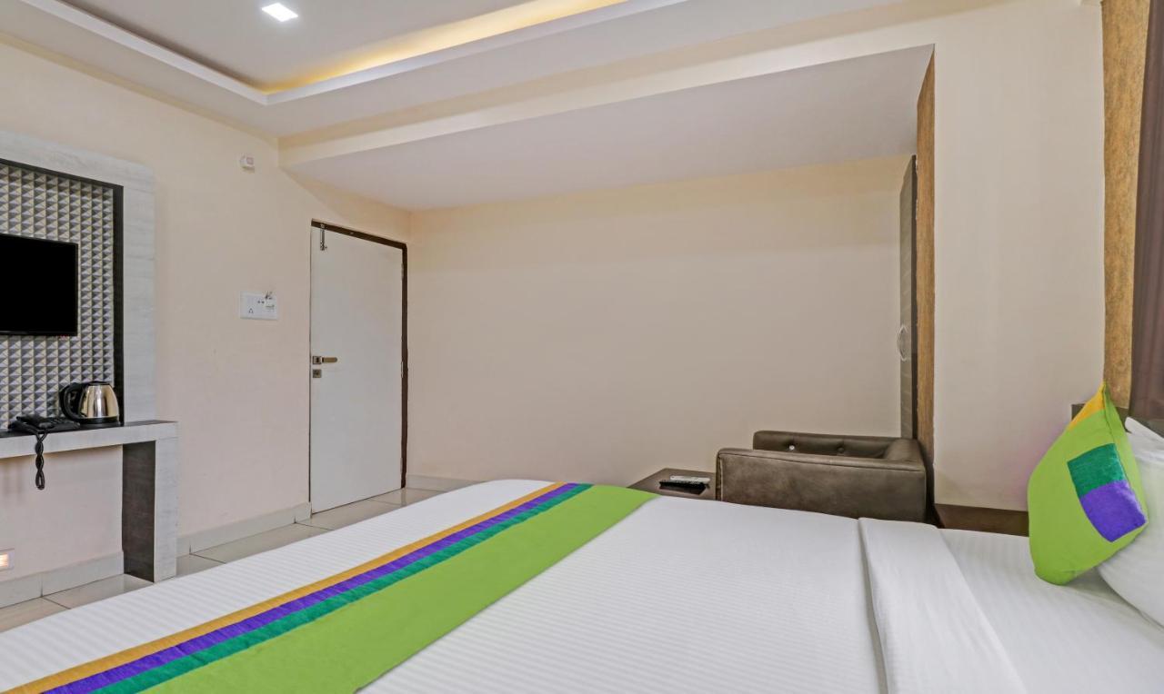 Fabhotel Rotano Suites - Yelahanka バンガロール エクステリア 写真