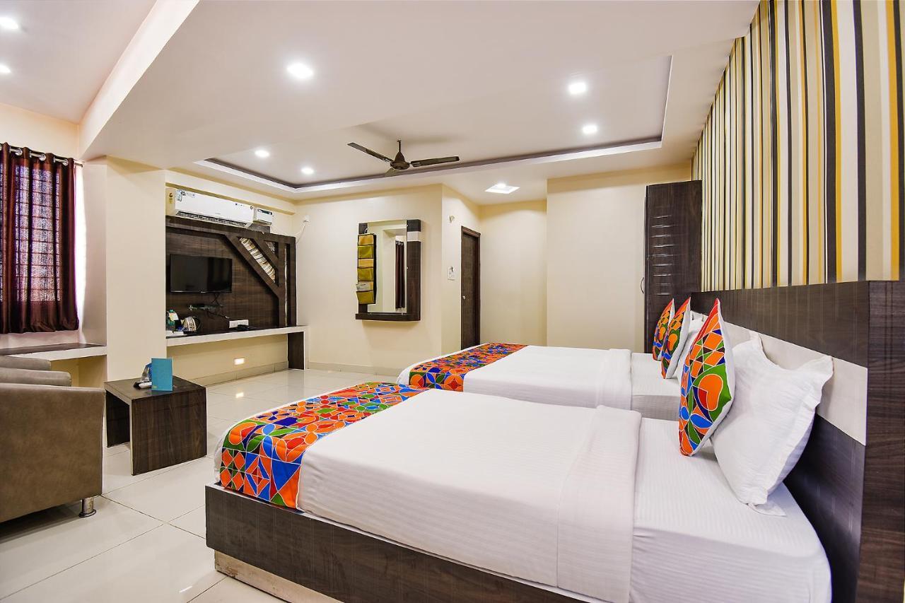 Fabhotel Rotano Suites - Yelahanka バンガロール エクステリア 写真
