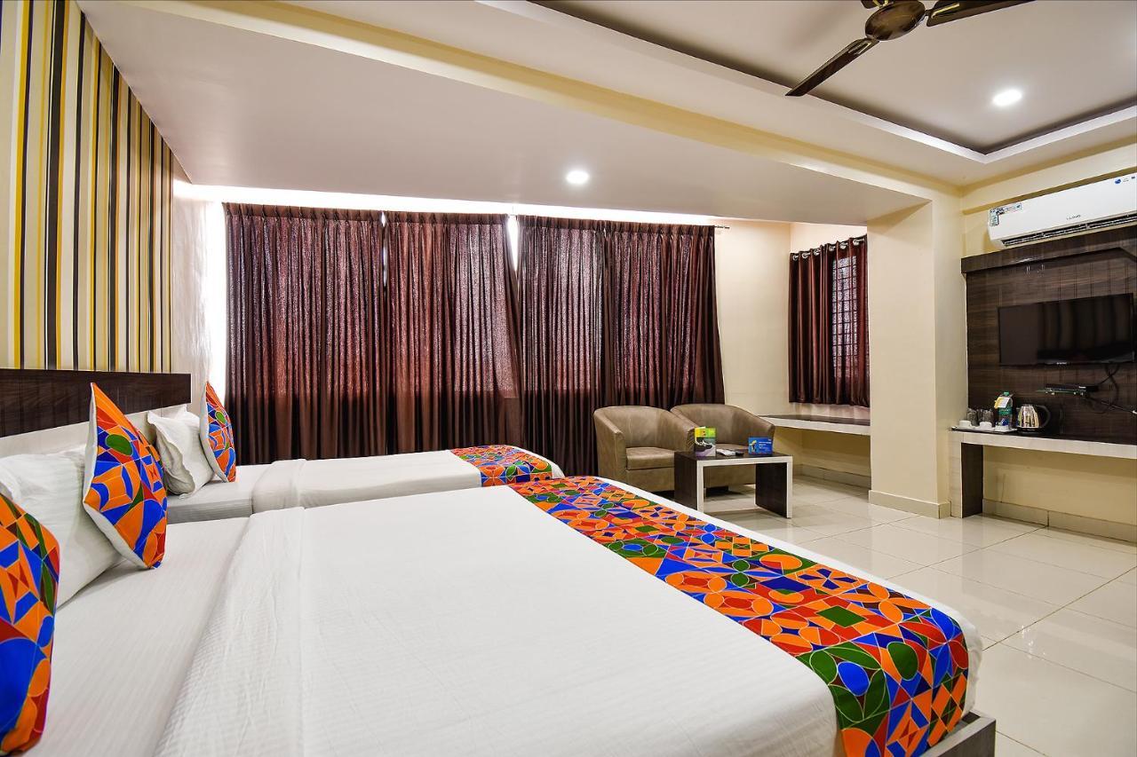 Fabhotel Rotano Suites - Yelahanka バンガロール エクステリア 写真