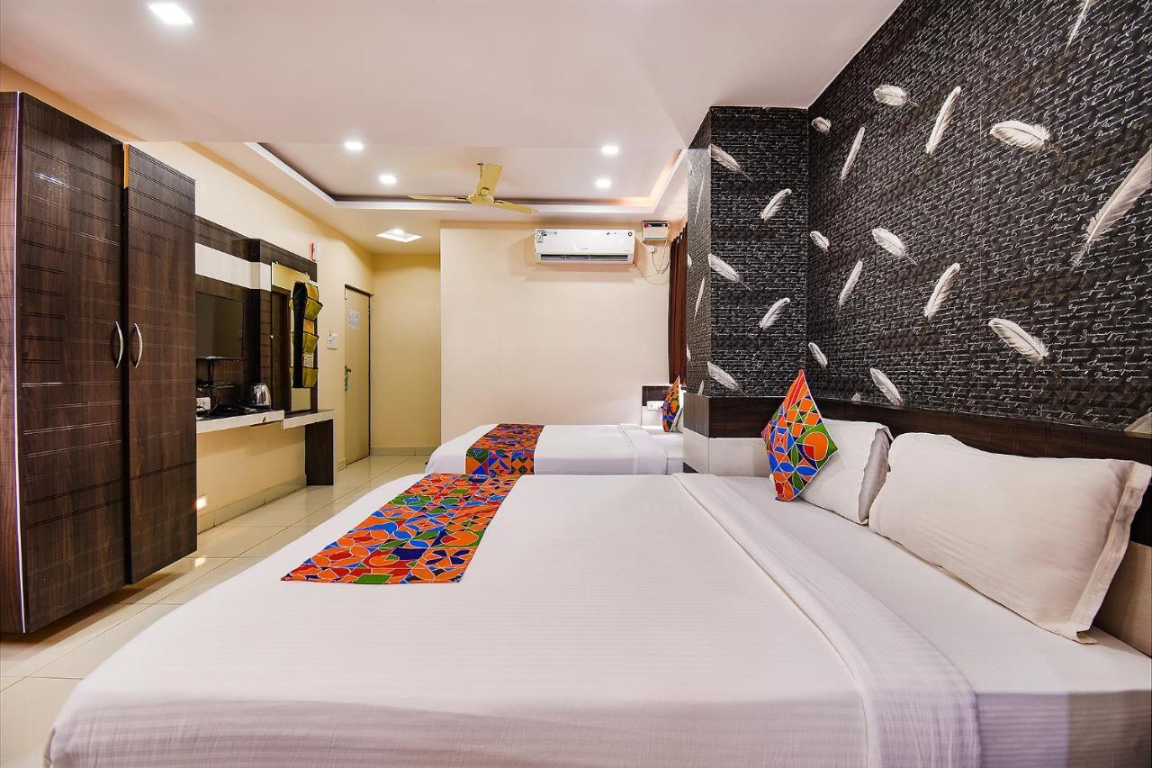 Fabhotel Rotano Suites - Yelahanka バンガロール エクステリア 写真